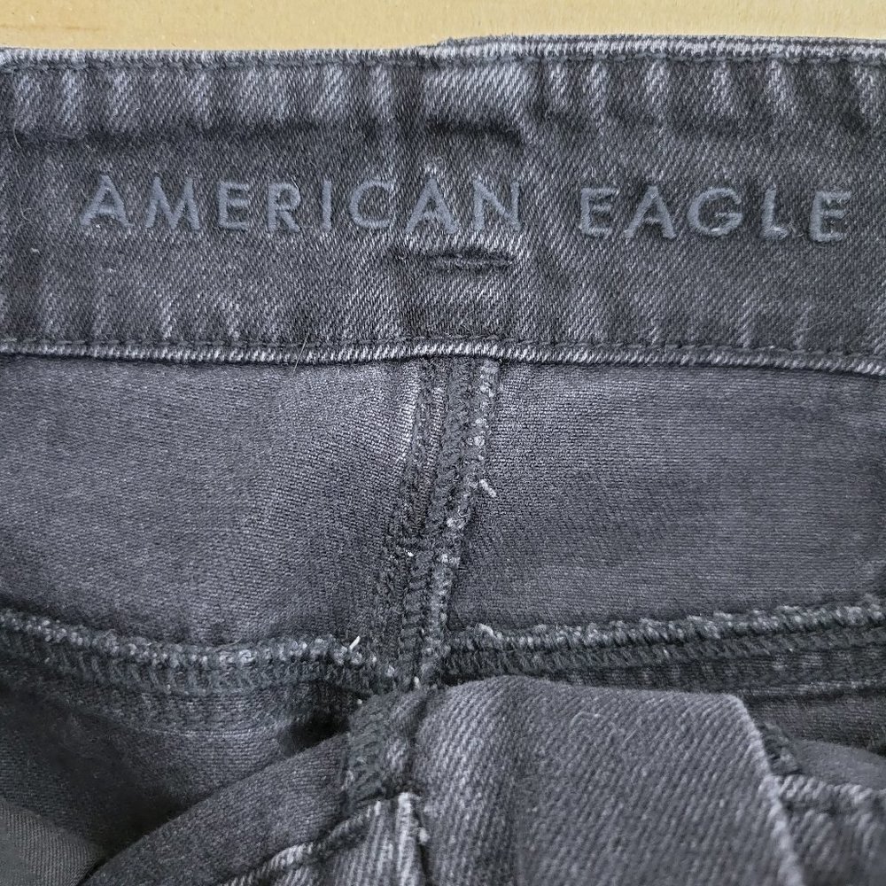 American Eagle  High Rise Mom Regular Denim Jeans - Picture 8 of 11